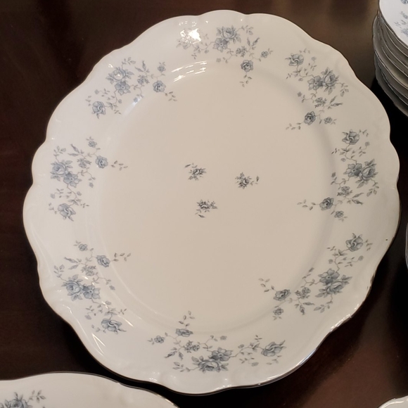 Beautiful Baverian 81 Piece Dinnerware ❤ - Picture 2 of 12